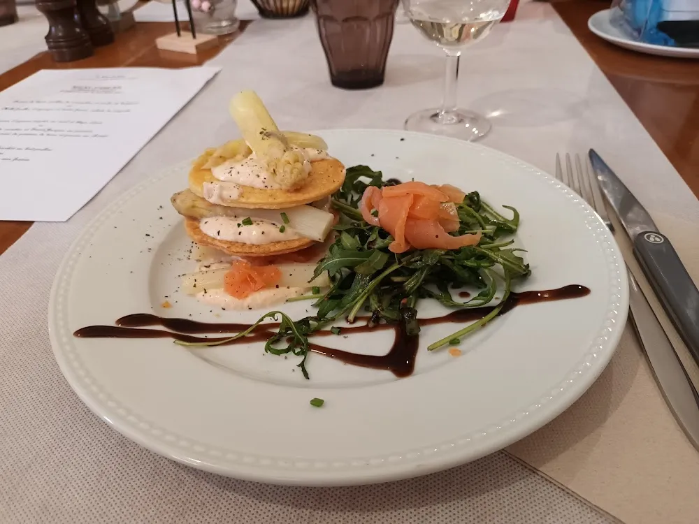 Mille Feuilles D Asperges Et Truite Fumée Roquette